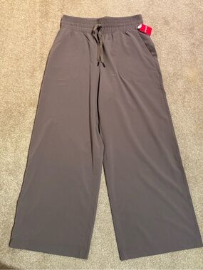 NWT Spanx Out of Office Cropped Wide Leg Womens Pants “Smoke” Medium